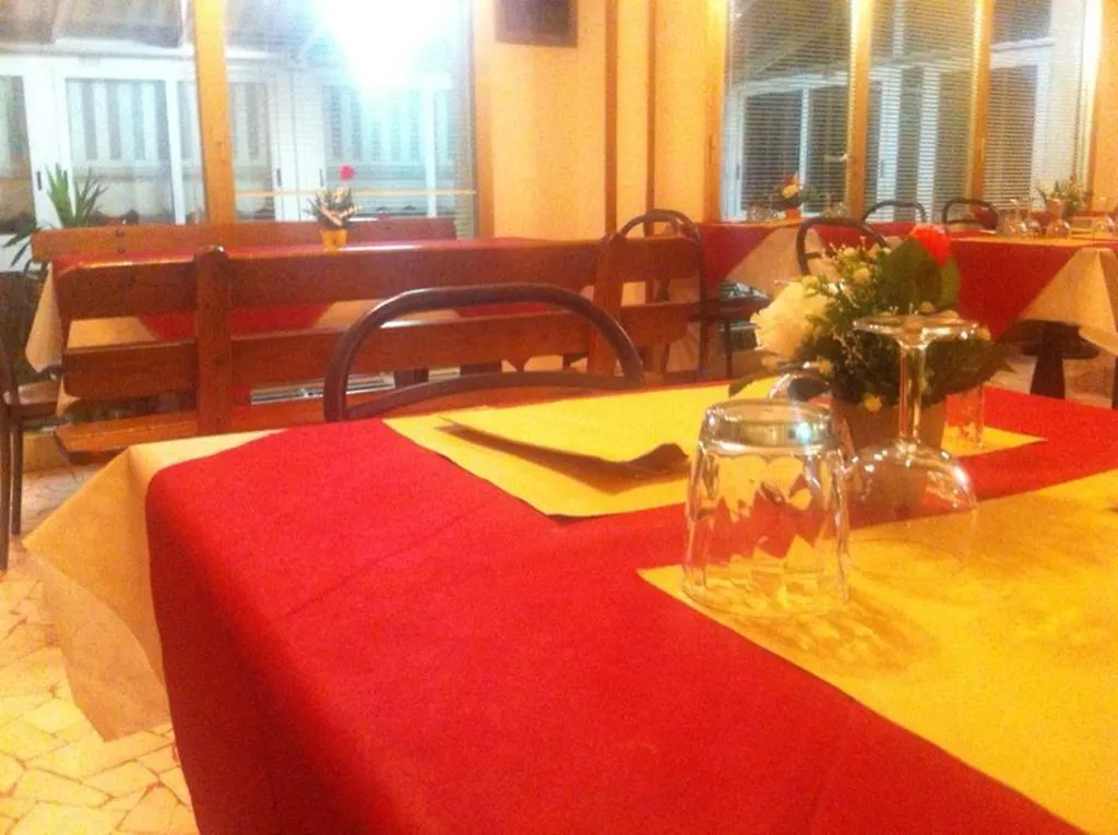 Locanda La Rotonda Montale  Montale (Tuscany)
