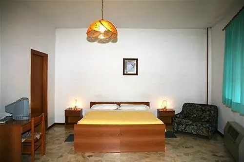 Locanda La Rotonda Montale  Bed & Breakfast
