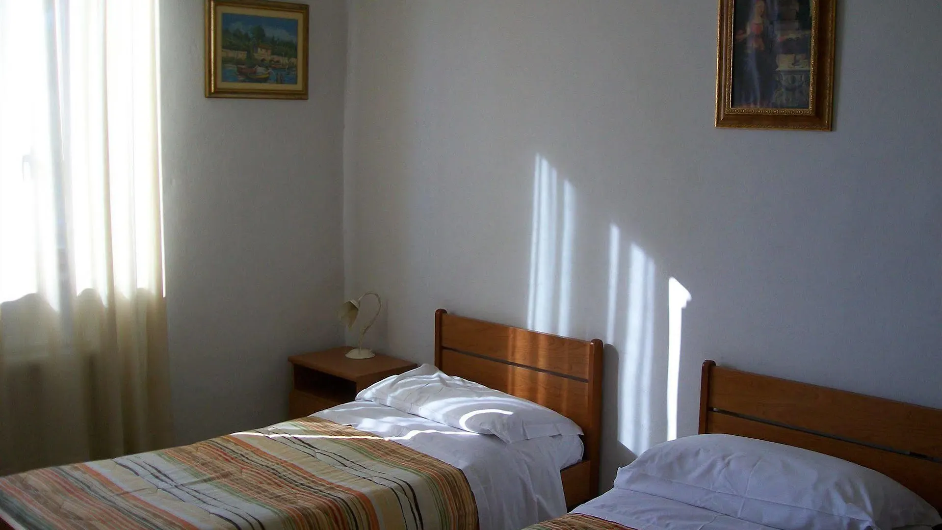 Locanda La Rotonda Montale  Bed & Breakfast Montale (Tuscany)