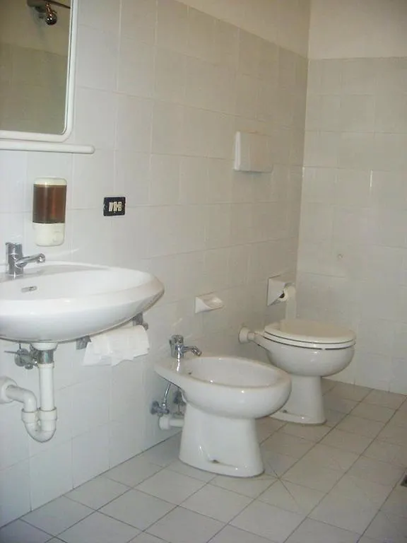 Locanda La Rotonda Montale  Bed & Breakfast Montale (Tuscany)