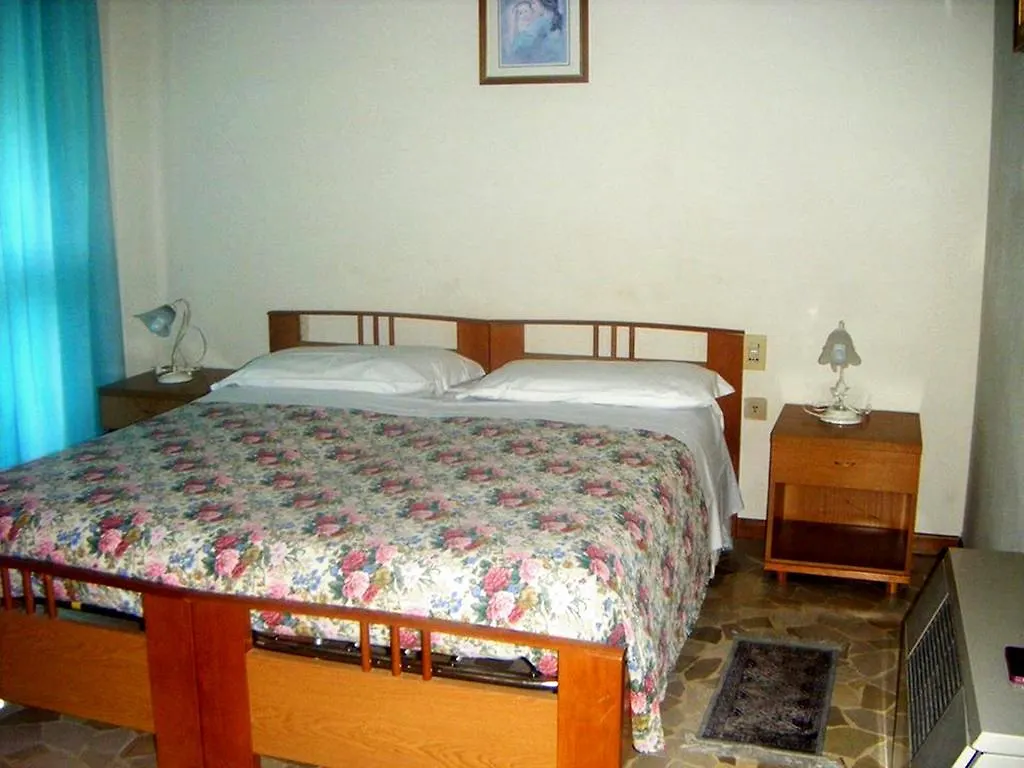 Locanda La Rotonda Montale  Bed & Breakfast
