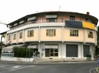 *** Bed & Breakfast Locanda La Rotonda Montale  Italy